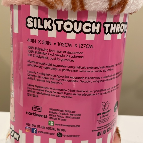 NWT Sanrio My Melody Pink Silk Touch Travel Throw Blanket - Picture 5 of 5
